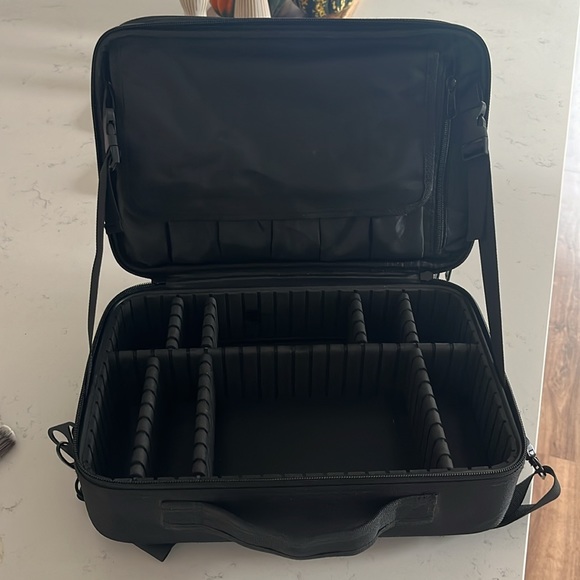 Relavel Makeup / Cosmetics Travel Bag - Picture 5 of 11